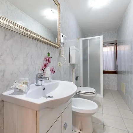 Tatiana Dependance Apartament Tremosine