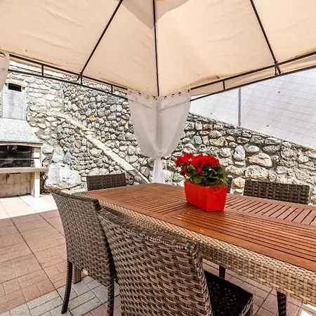 Tatiana Dependance Apartman *